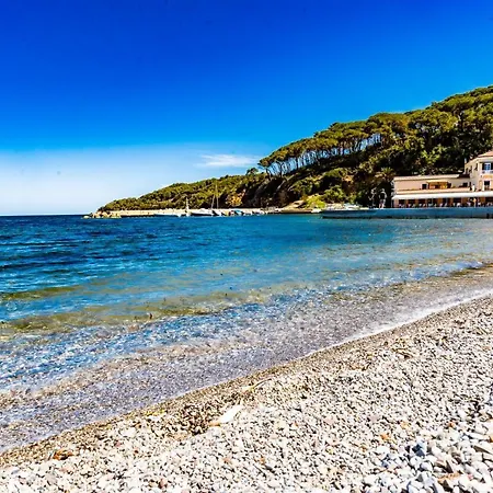 Magazzini Mare Magazzini (Tuscany)